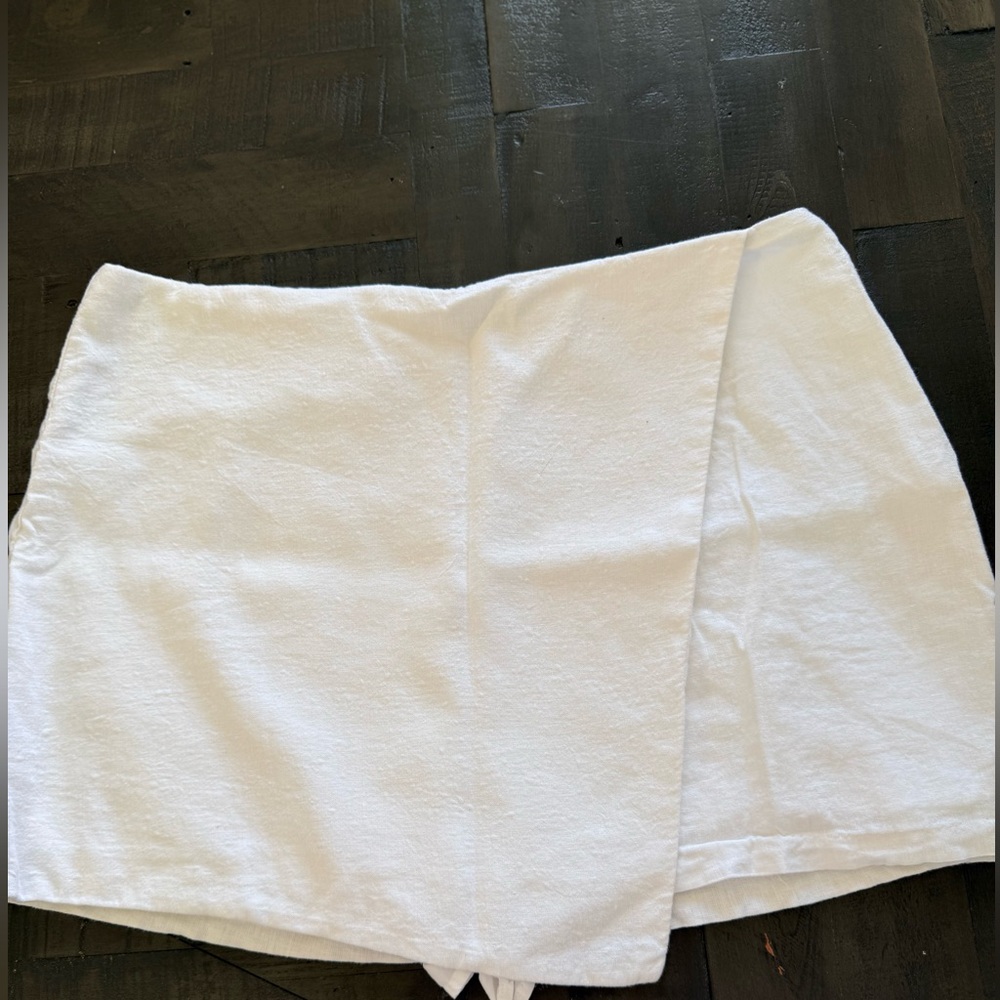 Abercrombie & Fitch White Skort
